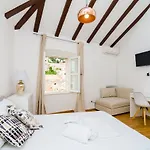 Cinema View House 3*