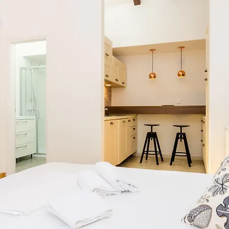 Cinema View House Pensión 3*