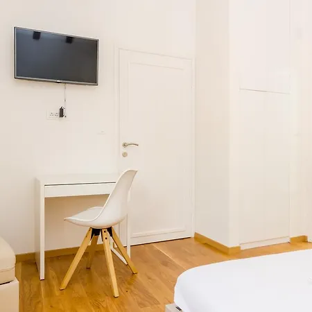 Pensión Cinema View House