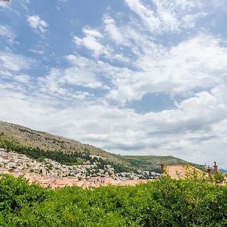 Cinema View House Pensión 3*