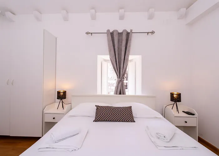 Cinema View House 3*