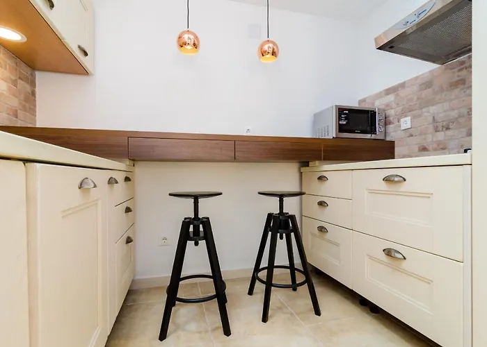 Pensión Cinema View House 3*