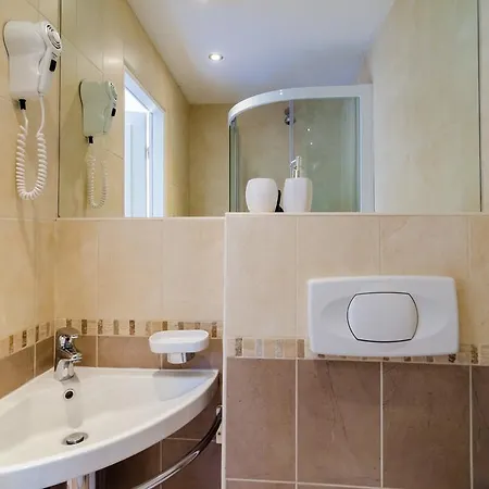 Gostinjska kuća Cinema View House