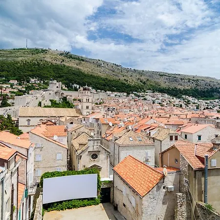 Cinema View House Gostinjska kuća 3*